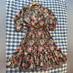 True Vintage S.L. Petites Floral Dress w Accordion Pleats and Tiered Skirt